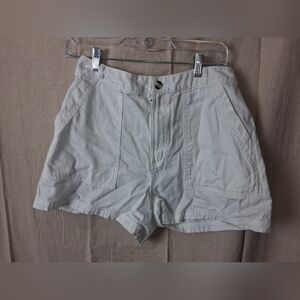 Universal Thread White Shorts Size 8